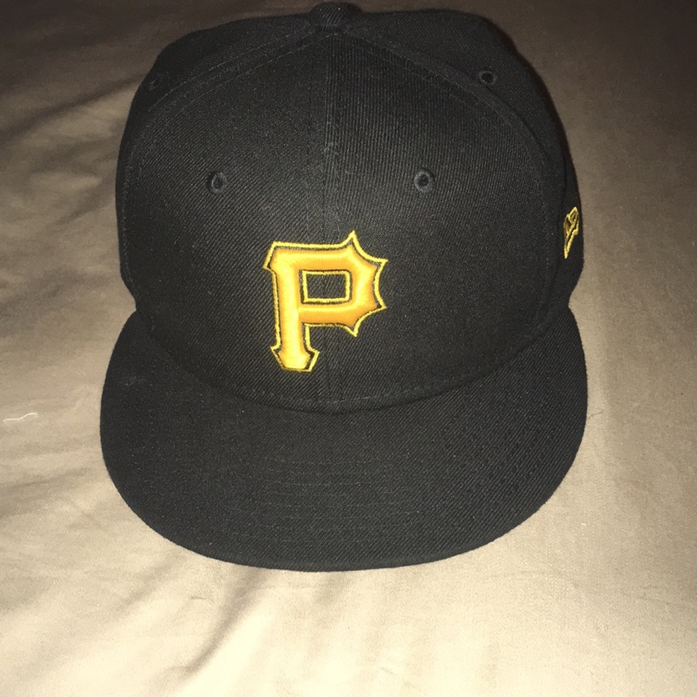 Mens fitted cap